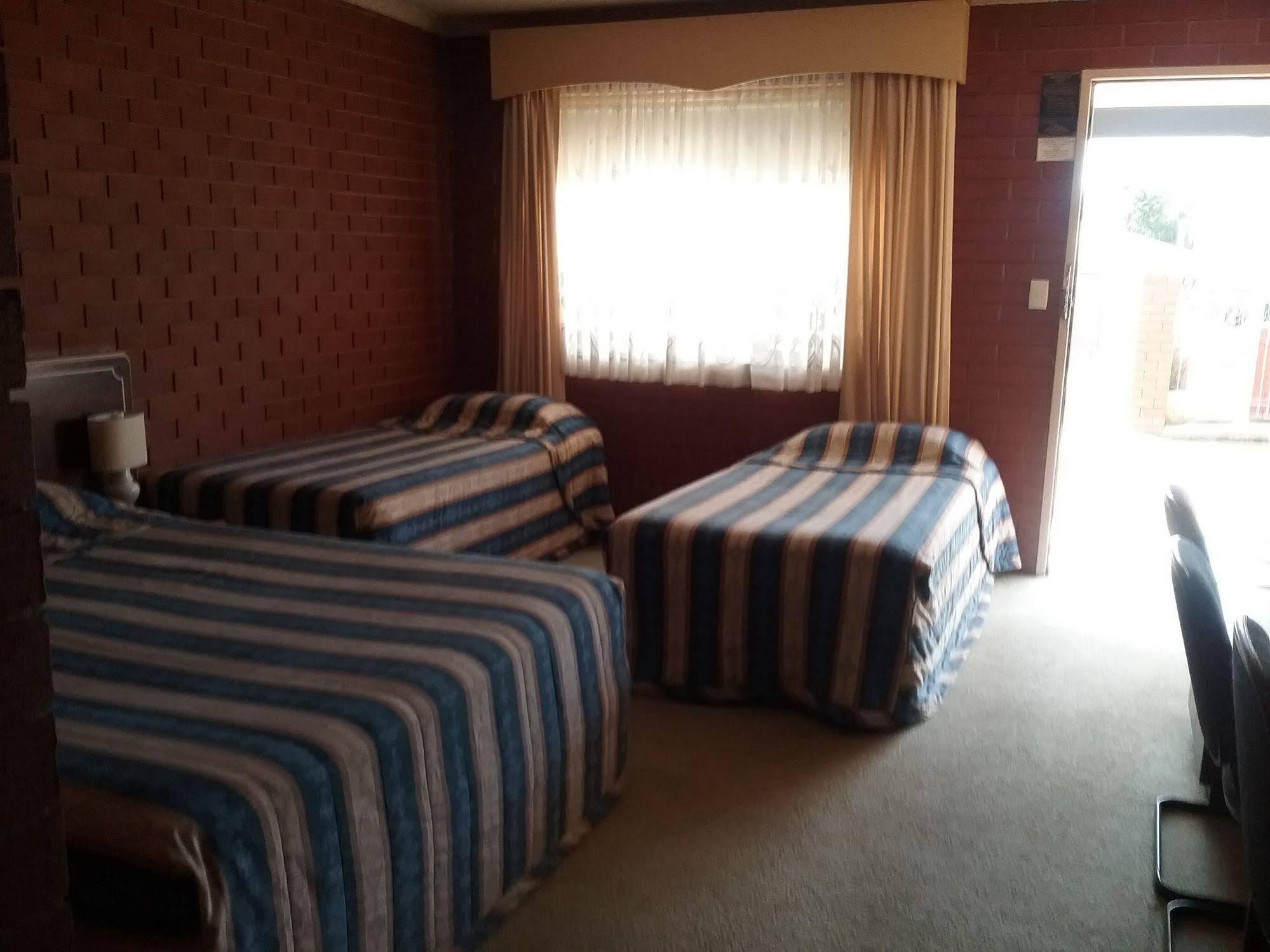 Junction Motel Wagga ウォガウォガ エクステリア 写真