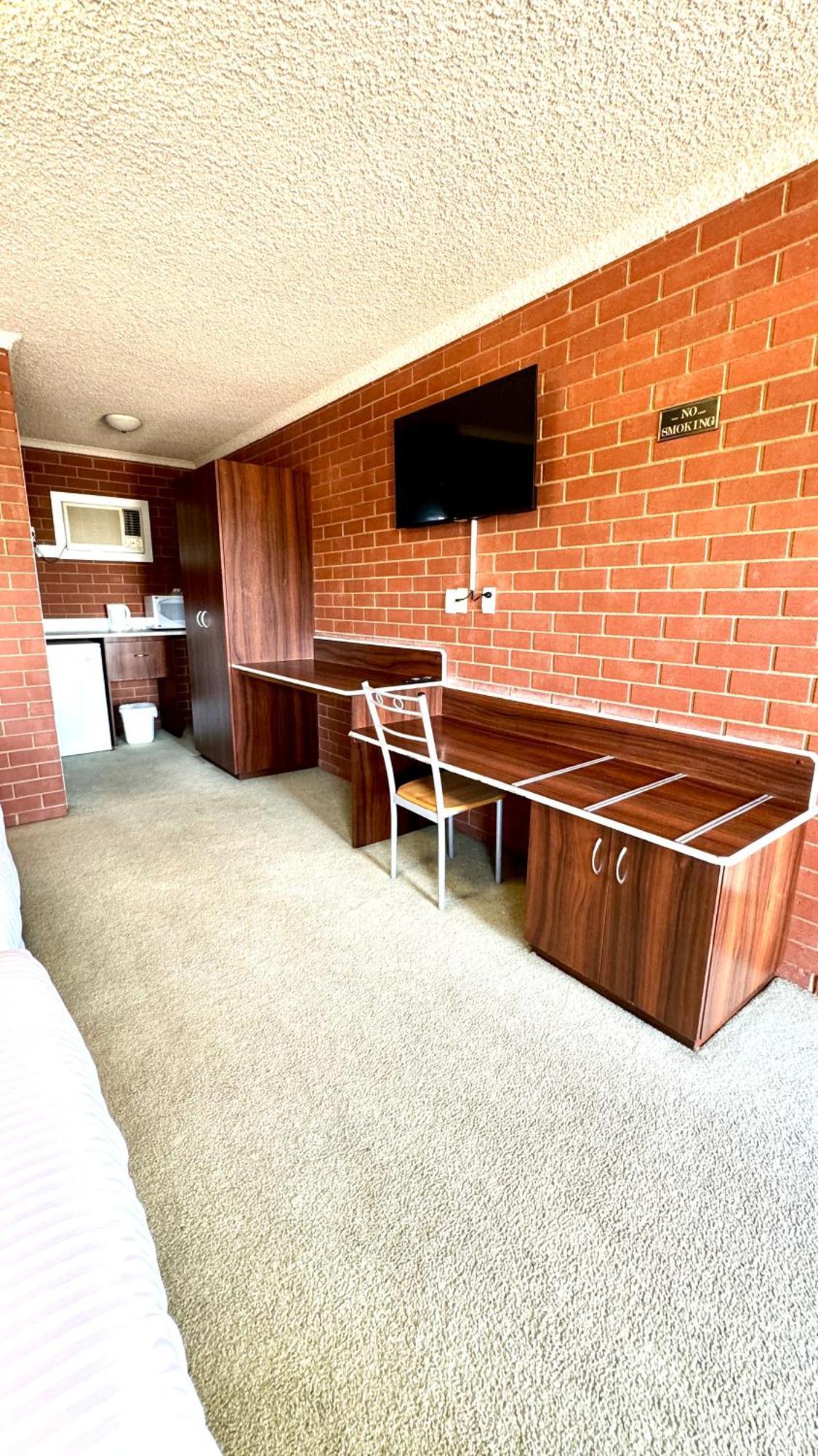 Junction Motel Wagga ウォガウォガ エクステリア 写真