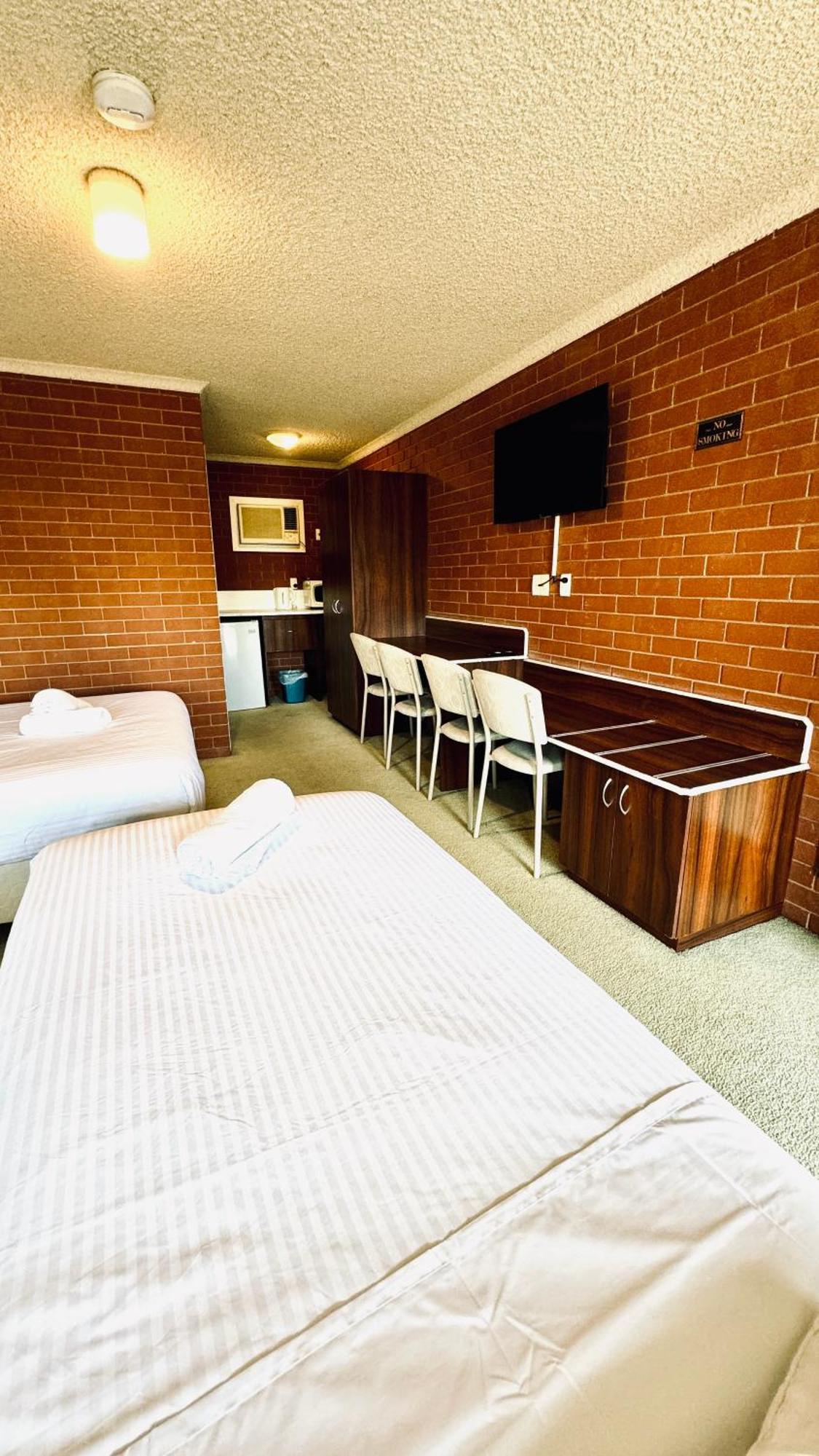 Junction Motel Wagga ウォガウォガ エクステリア 写真