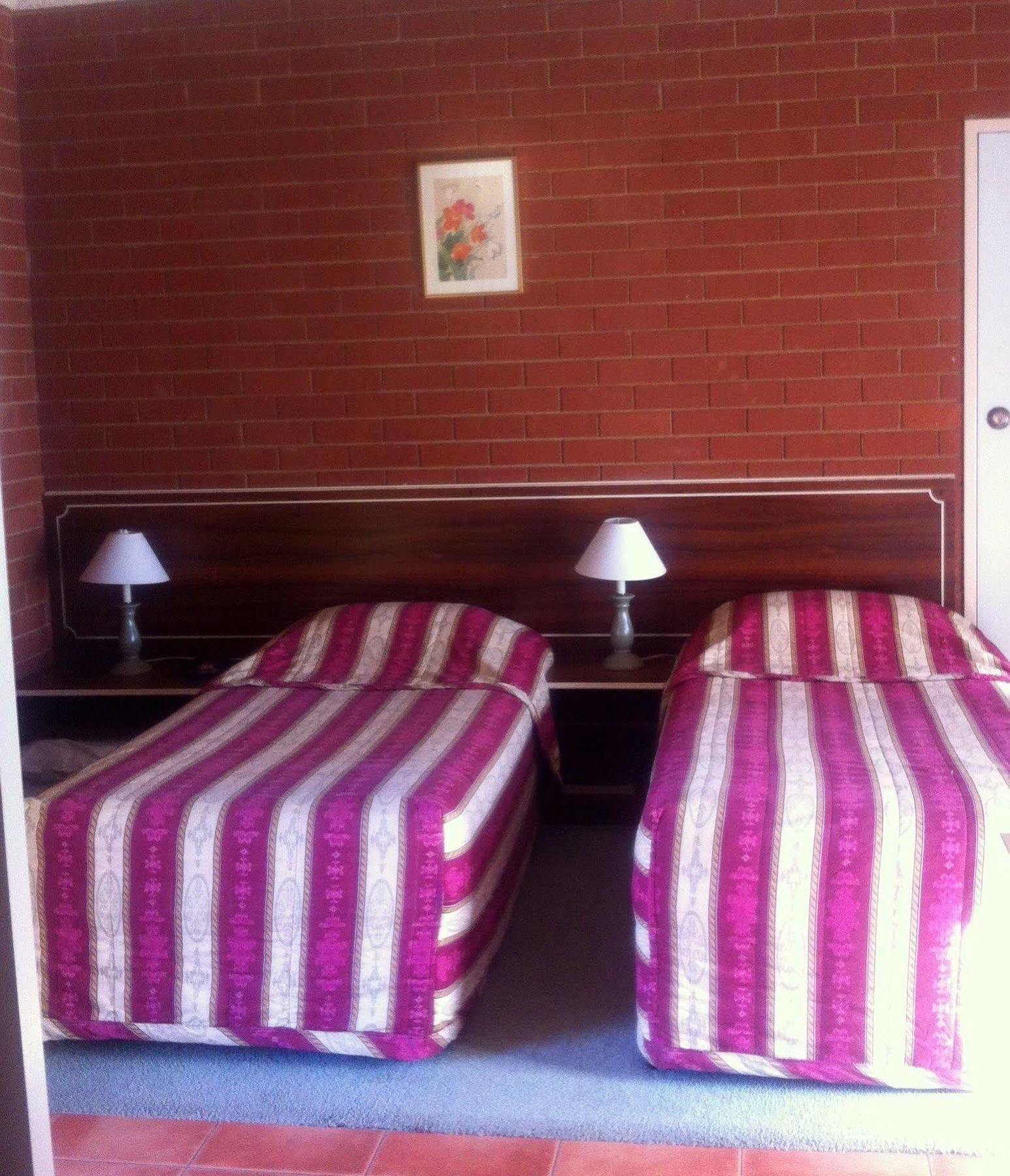 Junction Motel Wagga ウォガウォガ エクステリア 写真