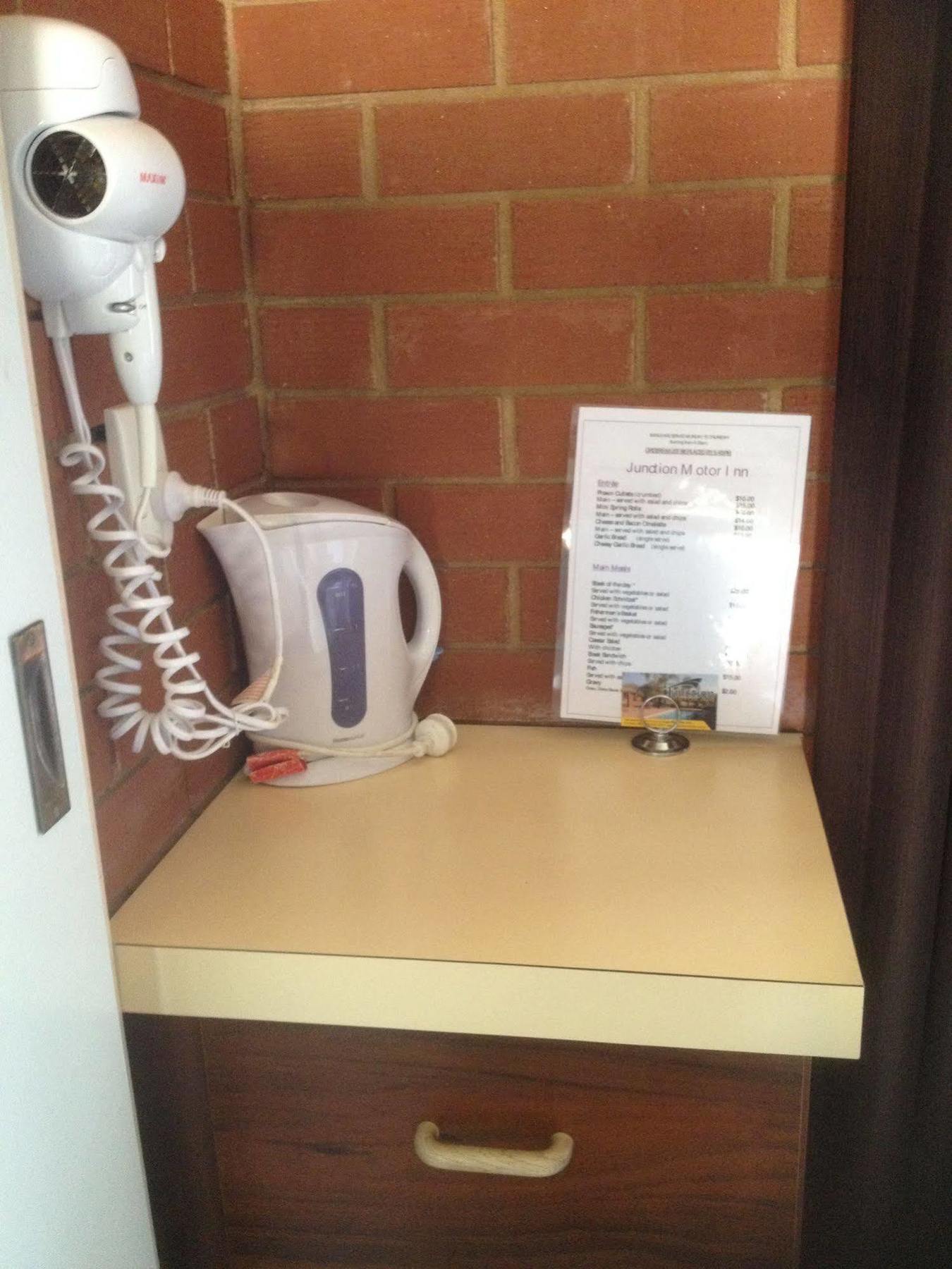 Junction Motel Wagga ウォガウォガ エクステリア 写真